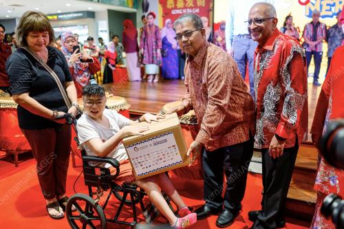 DATUK AARON AGO DAGANG