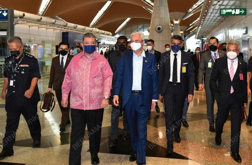 DATUK SERI ISMAIL SABRI YAAKOB