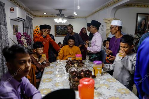 BARA'AN (ZIARAH RAYA) 75 TAHUN KG ASSAM JAWA