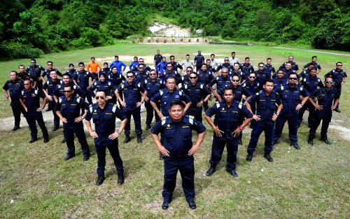 LATIHAN KEMAHIRAN MENEMBAK SENJATA KECIL MARITIM SELANGOR