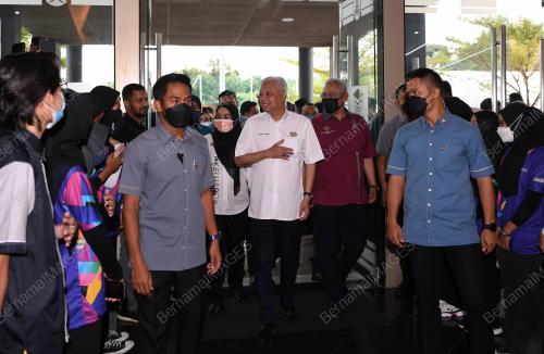DATUK SERI ISMAIL SABRI YAAKOB