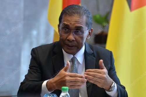 DATUK SERI TAKIYUDDIN HASSAN