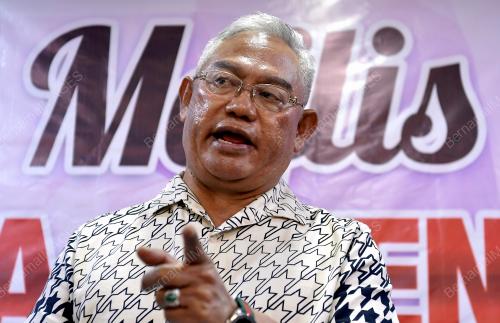 TAN SRI NOH OMAR