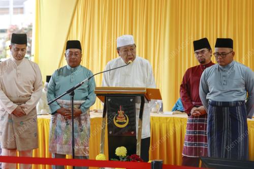 SULTAN SHARAFUDDIN IDRIS SHAH