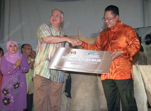 MOHD NAJIB TUN ABDUL RAZAK