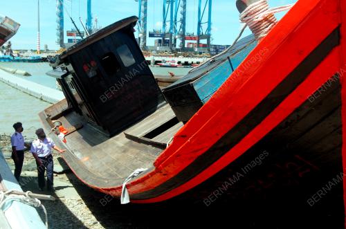 KAPTEN MARITIM MOHAMMAD ROSLI KASSIM