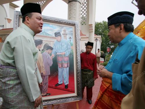 SULTAN SHARAFUDDIN IDRIS SHAH