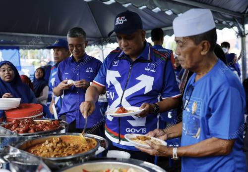 DATUK SERI REEZAL MERICAN NAINA MERICAN