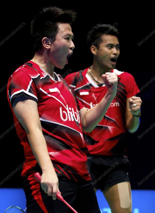 SG11_10042016_BADMINTON