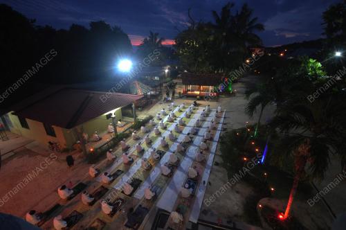 SUASANA PELATIH DARUL SOLIHIN BERBUKA PUASA