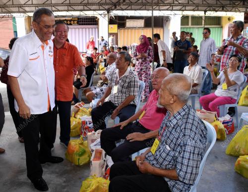 DATUK SERI DR DZULKEFLY AHMAD