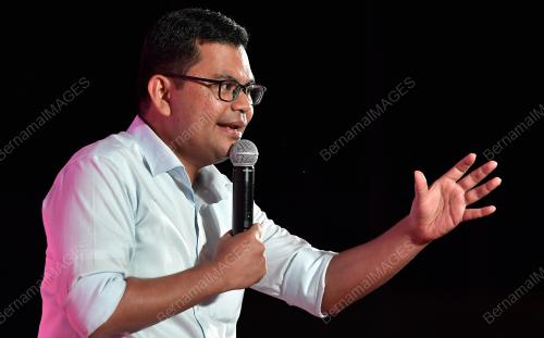 DATUK SERI AMIRUDIN SHARI