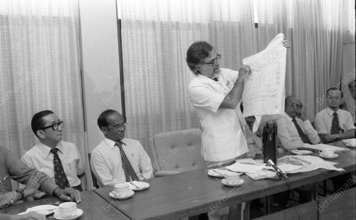 SG11_13081984_UNGKU_AZIZ