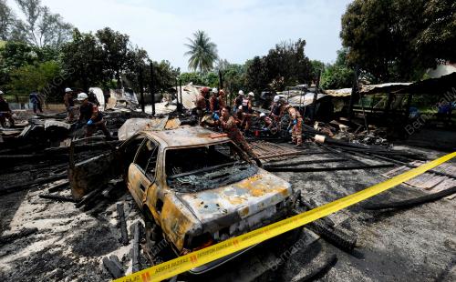 SG11_13122017_EMPAT_TERBAKAR
