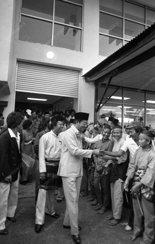 SG11_14012015_PM_BANGUNAN_UMNO
