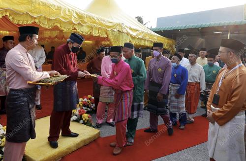 SULTAN SHARAFUDDIN IDRIS SHAH