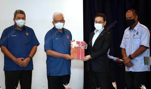 DATUK SERI HAMZAH ZAINUDIN