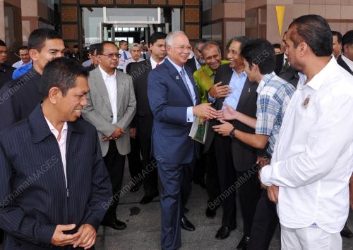 DATUK SERI MOHD NAJIB TUN ABDUL RAZAK