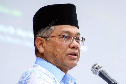 DATUK SETIA DR MOHD NA'IM MOKHTAR