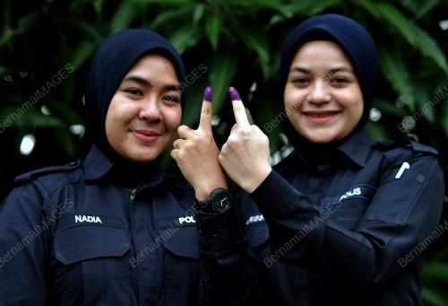 HARI PENGUNDIAN AWAL PRU15