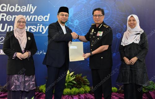 TAN SRI AZAM BAKI