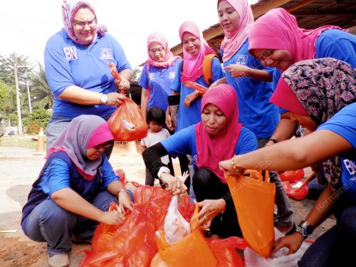 SG11_17082012_GOTONG_ROYONG
