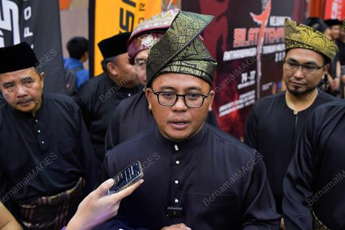 DATUK SERI AMIRUDIN SHARI