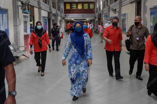 DATUK DR NORAINI AHMAD