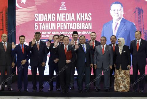 DATUK SERI AMIRUDIN SHARI