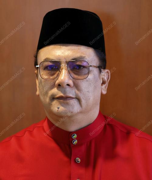 MOHD KAMRI KAMARUDDIN