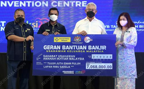 TAN SRI NOH OMAR