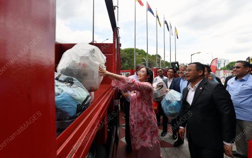 DATUK SERI AMIRUDIN SHARI