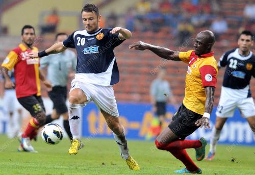 SG11_23042013_BOLA
