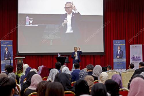 FAHMI FADZIL