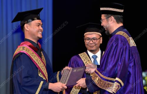 AMIRUL HAZIQ ROSLAN