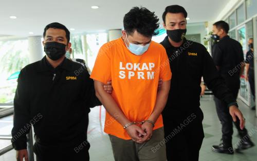 KES CUBAAN MERASUAH ANGGOTA POLIS