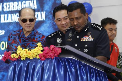 DATUK HUSSEIN OMAR KHAN