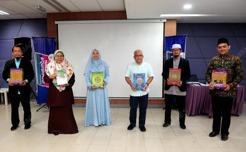 MAJLIS PENYERAHAN BINGKISAN WAKAF BUAT UMMAH MY #QURANTIME