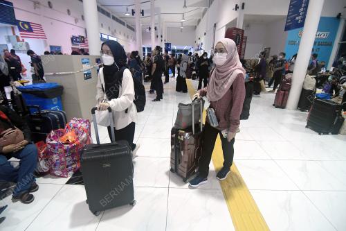 TINJAUAN WARGA KOTA PULANG KE KAMPUNG HALAMAN