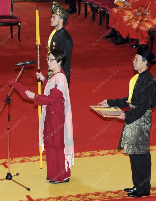 SG11_30052013_ANGKAT_SUMPAH