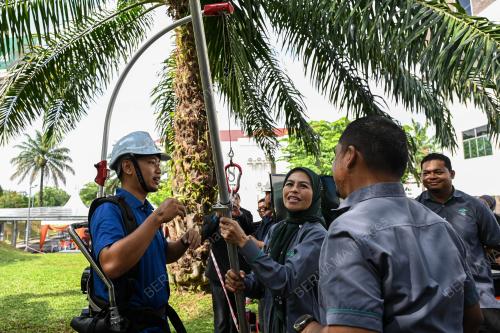 DATUK SERI DR NORAINI AHMAD
