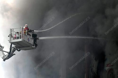 GUDANG TEKSTIL TERBAKAR DI SHAH ALAM