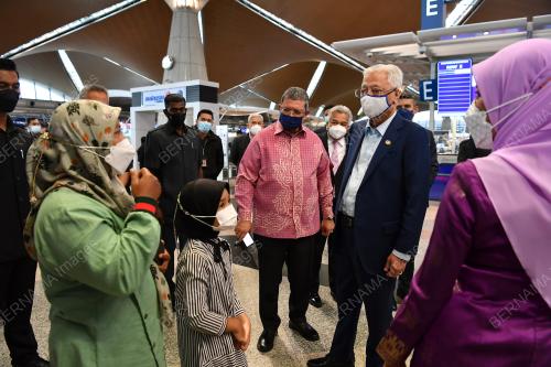 DATUK SERI ISMAIL SABRI YAAKOB
