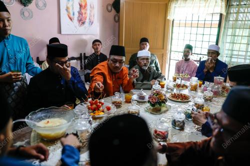 BARA'AN (ZIARAH RAYA) 75 TAHUN KG ASSAM JAWA