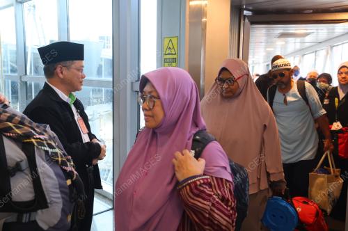 DATUK DR MOHD NA'IM MOKHTAR