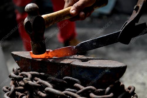 PEMBUATAN KERIS WARISAN MELAYU