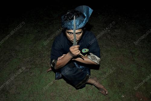 GERAK SENI KERIS DALAM PERSILATAN