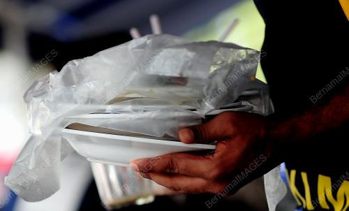 TINJAUAN RESTORAN MAKANAN BERIKUTAN GANGGUAN BEKALAN AIR