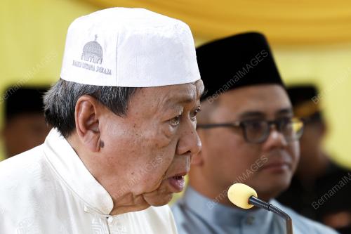 SULTAN SHARAFUDDIN IDRIS SHAH