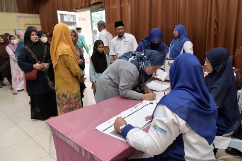 PROGRAM SIMBOLIK AGIHAN PERDANA BANTUAN RAMADAN LZS